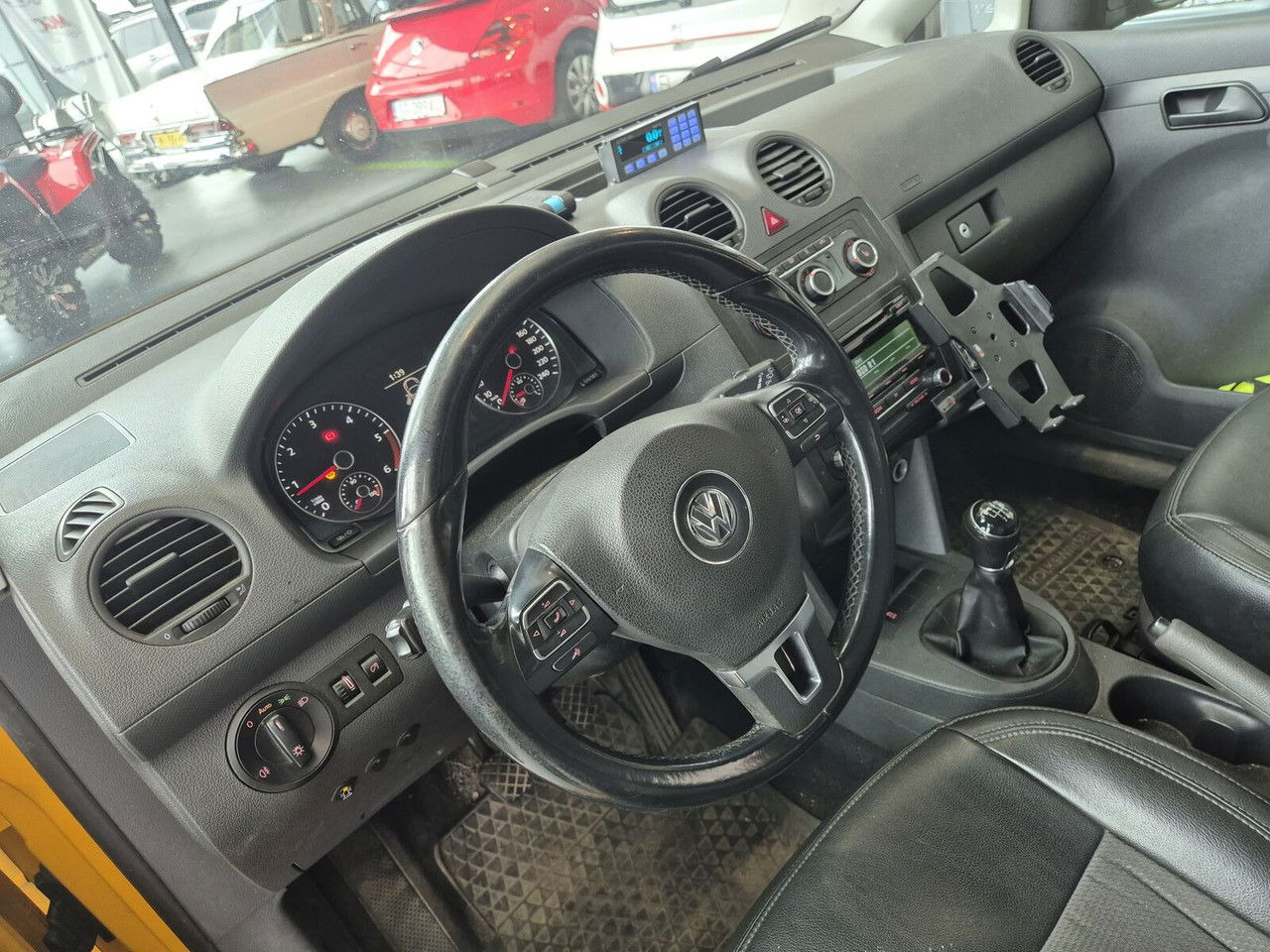 Furgão compacto Volkswagen Caddy 2.0 TDi Maxi / 4Motion 4X4 / 1 Owner / Serviced: foto 26