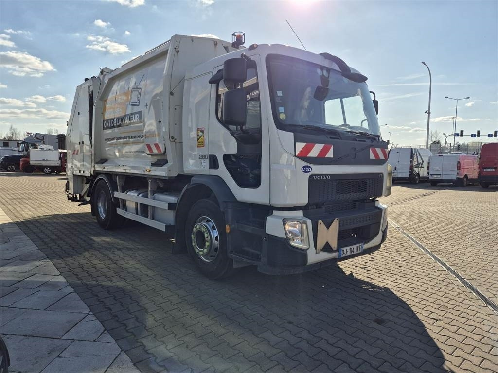 Volvo FE 280 / 13M3 / GEESINKNORBA / EURO 6 / 3 SEATS - Caminhão de lixo: foto 4 Volvo FE 280 / 13M3 / GEESINKNORBA / EURO 6 / 3 SEATS - Caminhão de lixo: foto 4