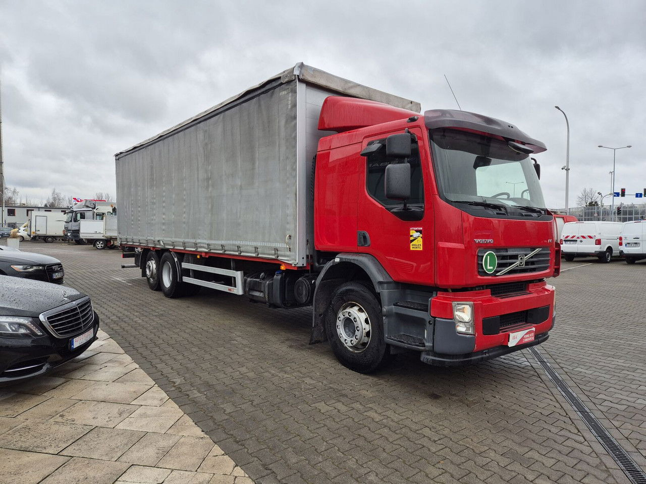 Volvo FE 320 62R / Serviced / 22 EP / Euro 4 - Caminhão com lona: foto 4 Volvo FE 320 62R / Serviced / 22 EP / Euro 4 - Caminhão com lona: foto 4