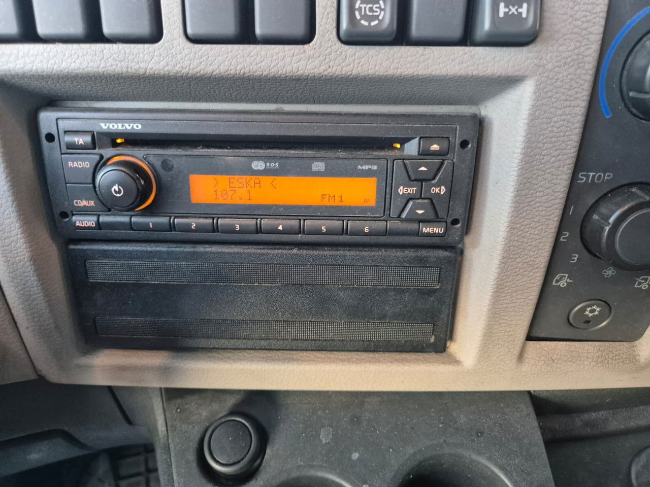 Caminhão frigorífico Volvo FL 240: foto 29