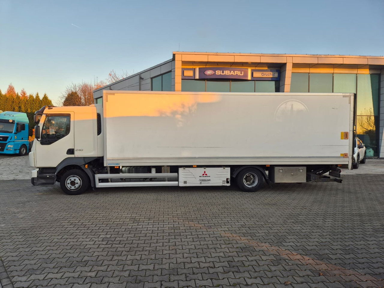 Caminhão frigorífico Volvo FL 240: foto 12