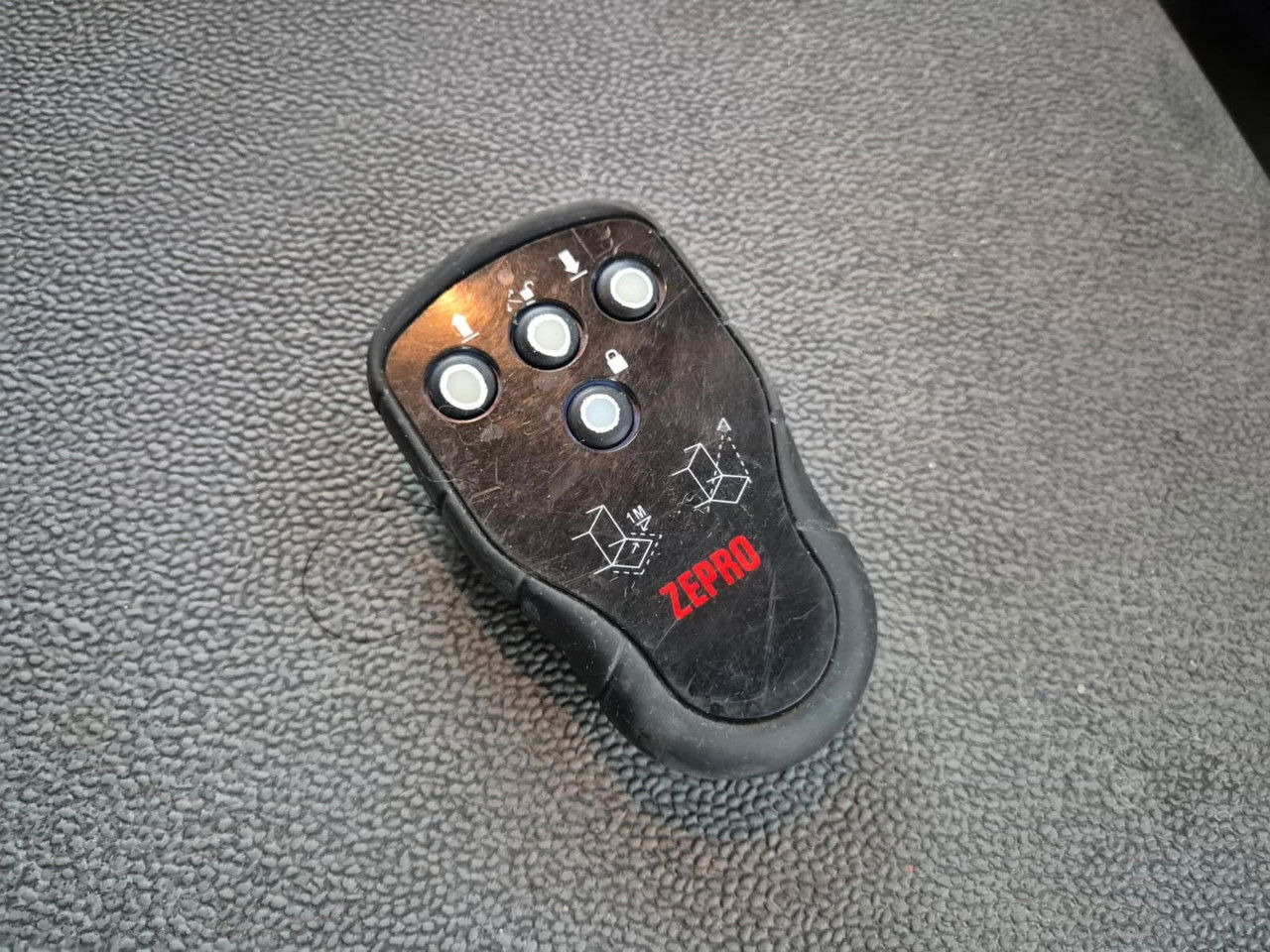 Caminhão frigorífico Volvo FL 240: foto 24