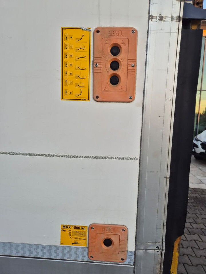 Caminhão frigorífico Volvo FL 240: foto 18