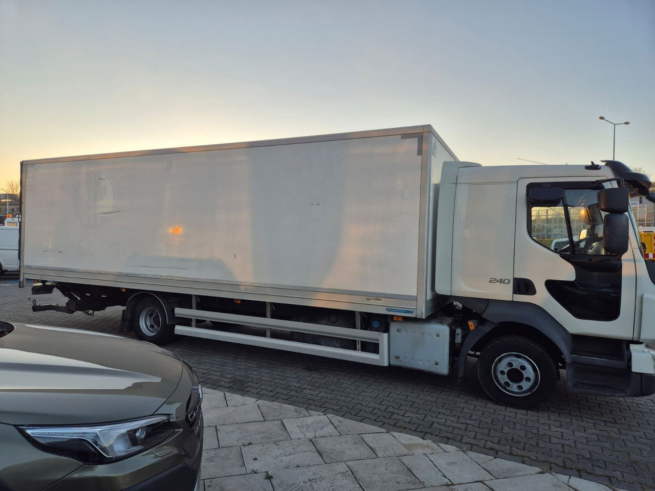 Caminhão frigorífico Volvo FL 240: foto 6