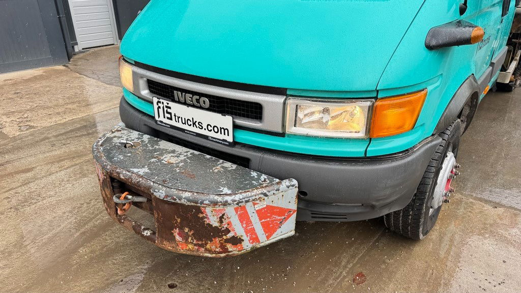 Iveco Daily 65 C15 stake body - Hiab 045-3 - 7.5M - Furgão caixa aberta: foto 2 Iveco Daily 65 C15 stake body - Hiab 045-3 - 7.5M - Furgão caixa aberta: foto 2