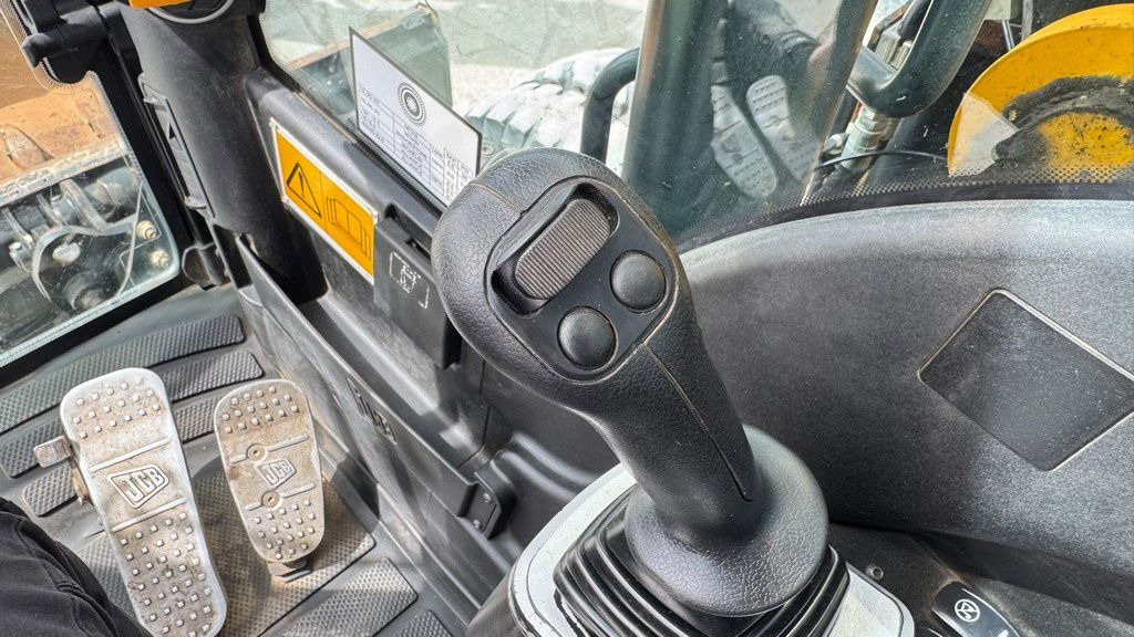 Escavadeira de rodas JCB JS175W - 2019 Year - 6640 Hours - Stabilizers: foto 9