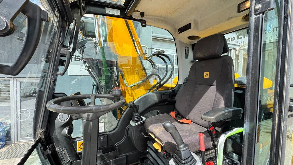 Escavadeira de rodas JCB JS175W - 2019 Year - 6640 Hours - Stabilizers: foto 7