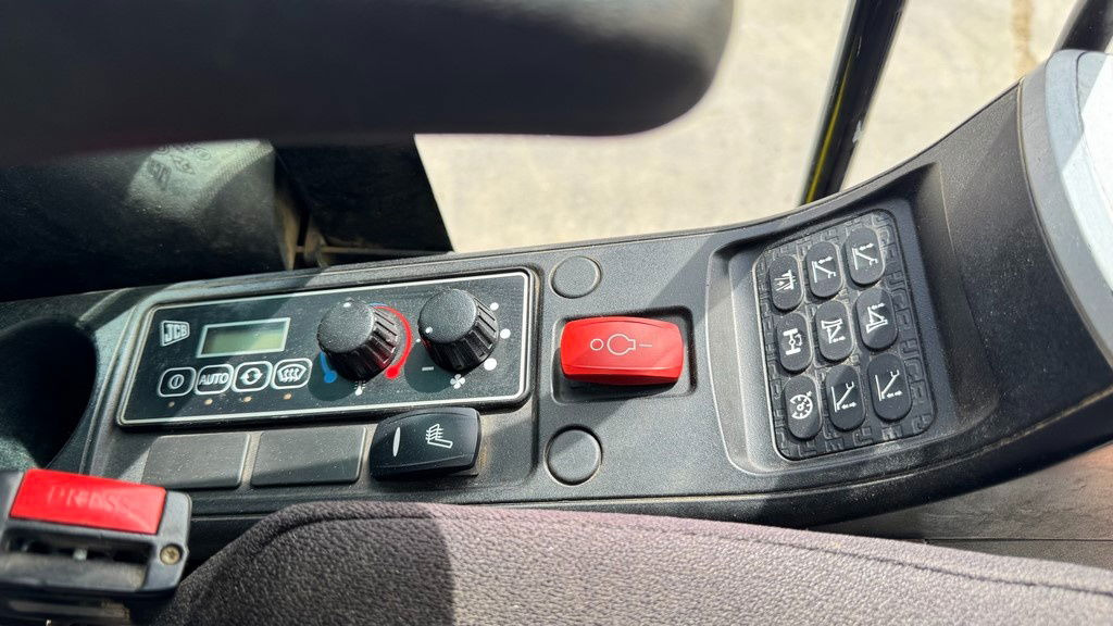 Escavadeira de rodas JCB JS175W - 2019 Year - 6640 Hours - Stabilizers: foto 19