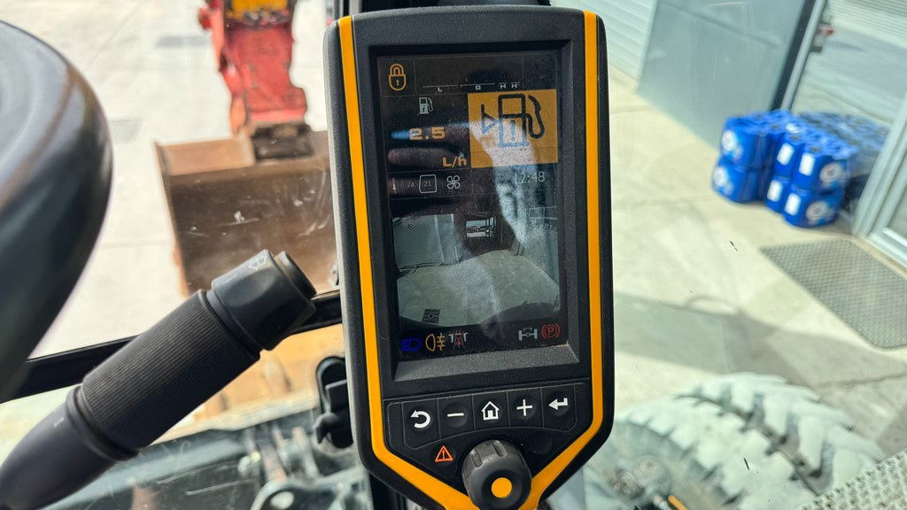 Escavadeira de rodas JCB JS175W - 2019 Year - 6640 Hours - Stabilizers: foto 10