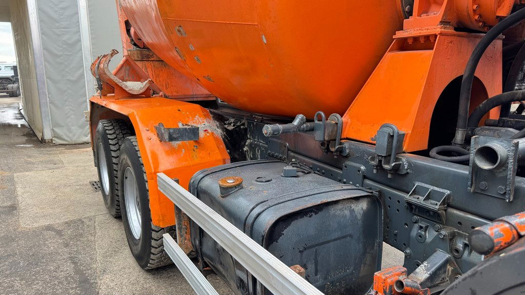 MAN 26.272 6x4 mixer - 7M3 - full spring - Caminhão betoneira: foto 4 MAN 26.272 6x4 mixer - 7M3 - full spring - Caminhão betoneira: foto 4