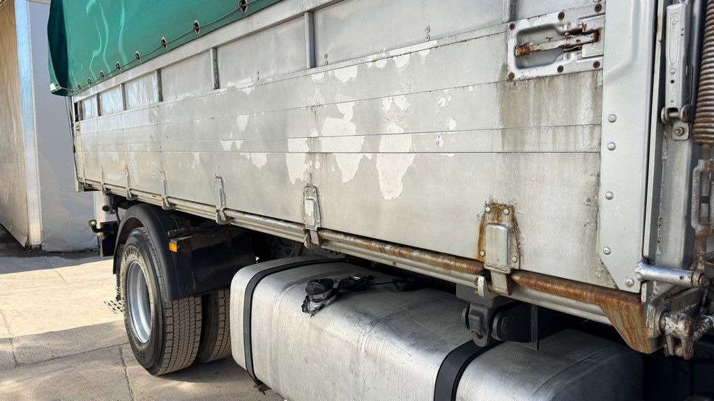Mercedes-Benz Actros 1841 L 4x2 tipper - tarpaulin - euro 5 - Caminhão basculante: foto 4 Mercedes-Benz Actros 1841 L 4x2 tipper - tarpaulin - euro 5 - Caminhão basculante: foto 4