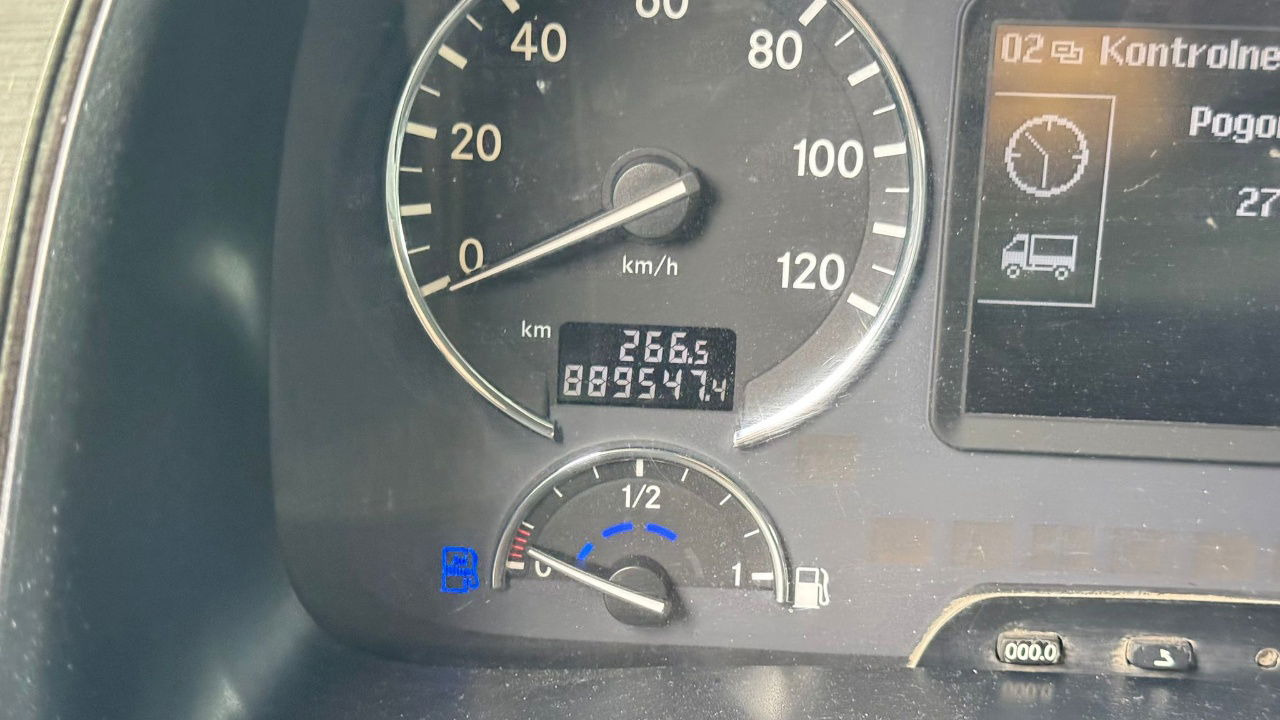 Locação de  Mercedes-Benz Actros 1846 4x2 LKW transporter + Boerner trailer Mercedes-Benz Actros 1846 4x2 LKW transporter + Boerner trailer: foto 23