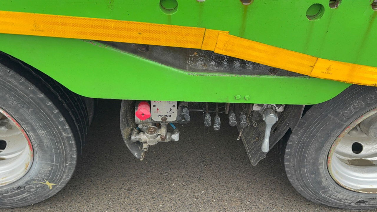 Locação de  Mercedes-Benz Actros 1846 4x2 LKW transporter + Boerner trailer Mercedes-Benz Actros 1846 4x2 LKW transporter + Boerner trailer: foto 11