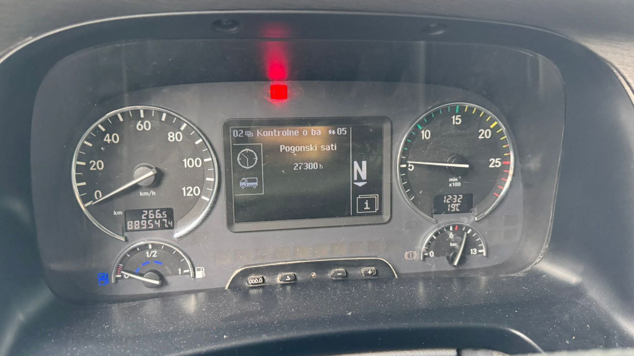 Locação de  Mercedes-Benz Actros 1846 4x2 LKW transporter + Boerner trailer Mercedes-Benz Actros 1846 4x2 LKW transporter + Boerner trailer: foto 22