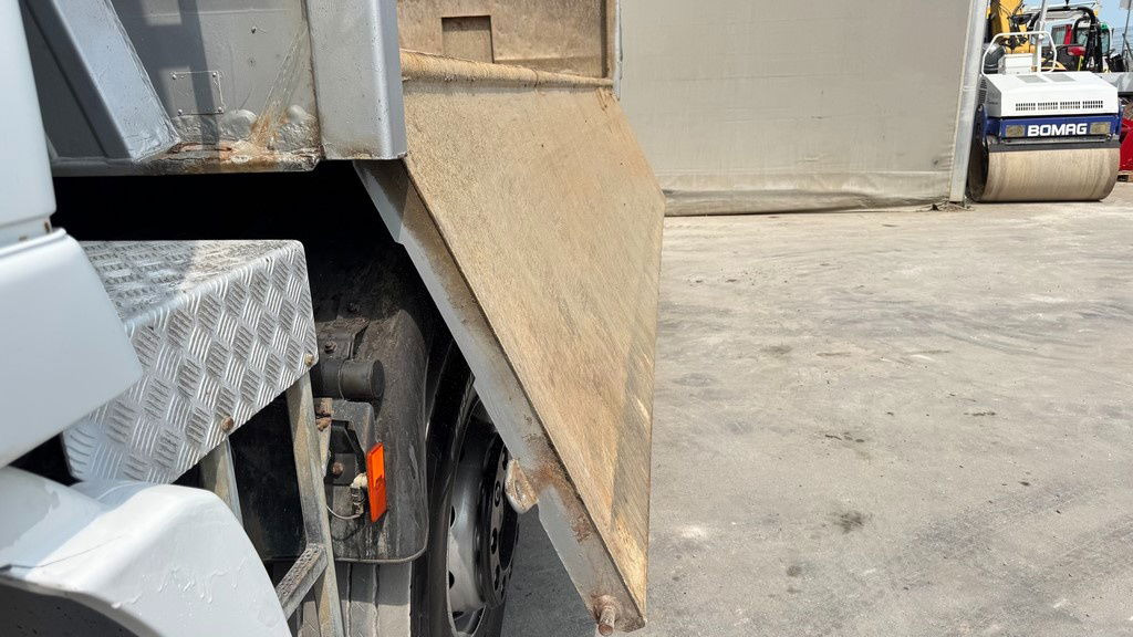 Mercedes-Benz Actros 3241 8x4 meiller tipper - bordmatic - Caminhão basculante: foto 3 Mercedes-Benz Actros 3241 8x4 meiller tipper - bordmatic - Caminhão basculante: foto 3