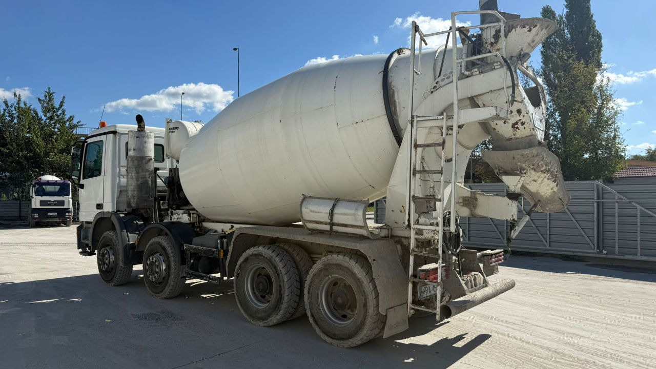 Mercedes-Benz Actros 3532 8x4 beton Schwing mixer 10m3 - Caminhão betoneira: foto 3 Mercedes-Benz Actros 3532 8x4 beton Schwing mixer 10m3 - Caminhão betoneira: foto 3