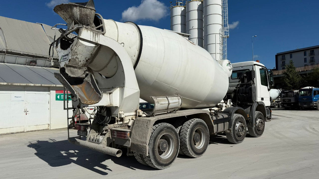 Mercedes-Benz Actros 3532 8x4 beton Schwing mixer 10m3 - Caminhão betoneira: foto 4 Mercedes-Benz Actros 3532 8x4 beton Schwing mixer 10m3 - Caminhão betoneira: foto 4