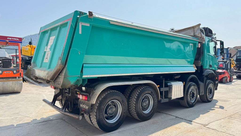 Mercedes-Benz Arocs 3248 8X4 mulda tipper - electric taurpaulin - Caminhão basculante: foto 4 Mercedes-Benz Arocs 3248 8X4 mulda tipper - electric taurpaulin - Caminhão basculante: foto 4