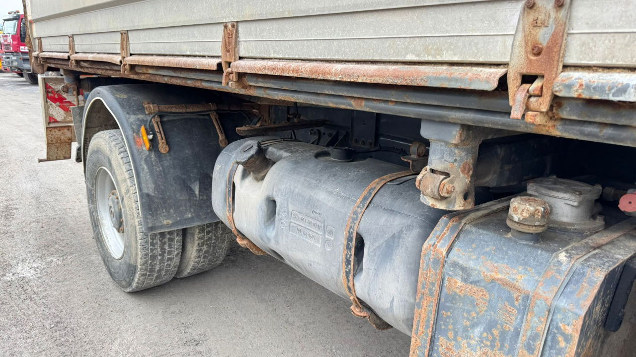 Mercedes-Benz Atego 1828 AK 4X4 meiller tipper - snow plow - salt spreader - Caminhão basculante: foto 4 Mercedes-Benz Atego 1828 AK 4X4 meiller tipper - snow plow - salt spreader - Caminhão basculante: foto 4
