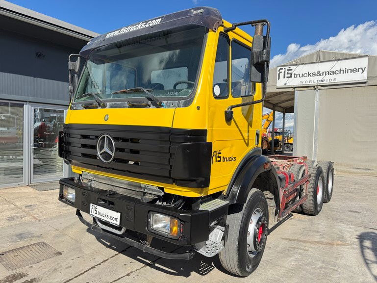 Mercedes-Benz SK 2627 6x4 chassis - V6 - full spring - Caminhão chassi: foto 1 Mercedes-Benz SK 2627 6x4 chassis - V6 - full spring - Caminhão chassi: foto 1