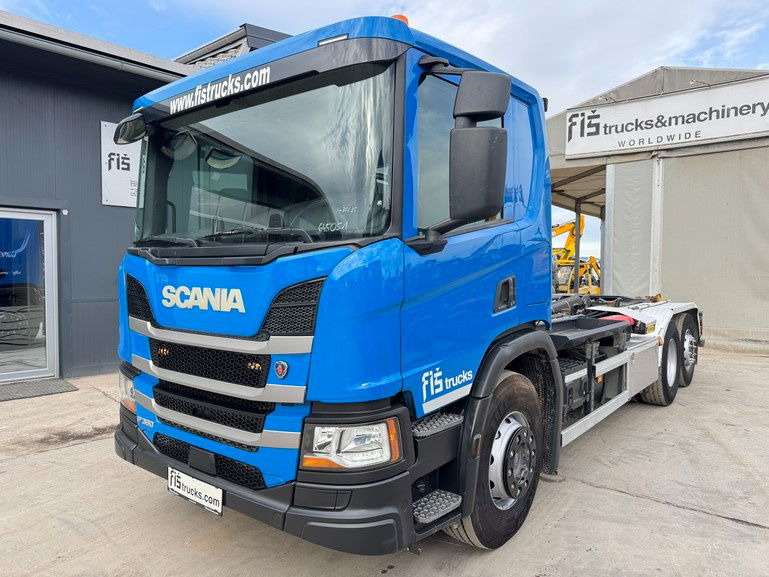 Scania P 360 6x2 palfinger abroll tipper - steering axle - Caminhão transportador de contêineres/ Caixa móvel: foto 1 Scania P 360 6x2 palfinger abroll tipper - steering axle - Caminhão transportador de contêineres/ Caixa móvel: foto 1