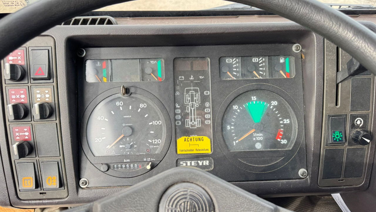 Caminhão com lona Steyr 12M18 4X4 stake body - truck: foto 17 Caminhão com lona Steyr 12M18 4X4 stake body - truck: foto 17