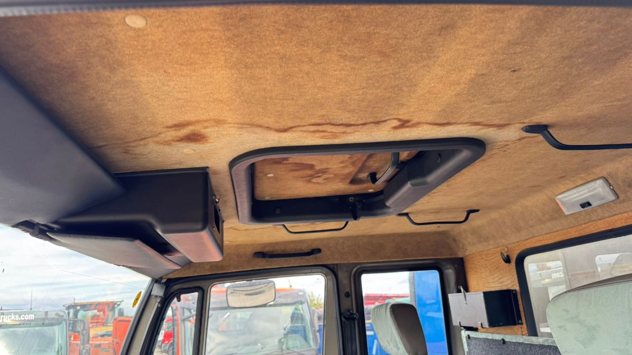 Caminhão com lona Steyr 12M18 4X4 stake body - truck: foto 20 Caminhão com lona Steyr 12M18 4X4 stake body - truck: foto 20