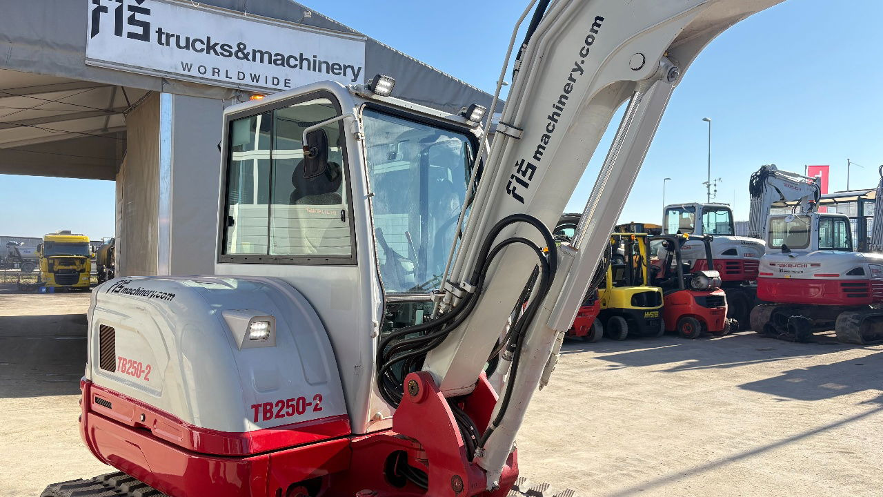 Takeuchi TB250-2 - 2021 Year - 1825 Hours - Powertilt -3X Buckets - Mini escavadeira: foto 5 Takeuchi TB250-2 - 2021 Year - 1825 Hours - Powertilt -3X Buckets - Mini escavadeira: foto 5
