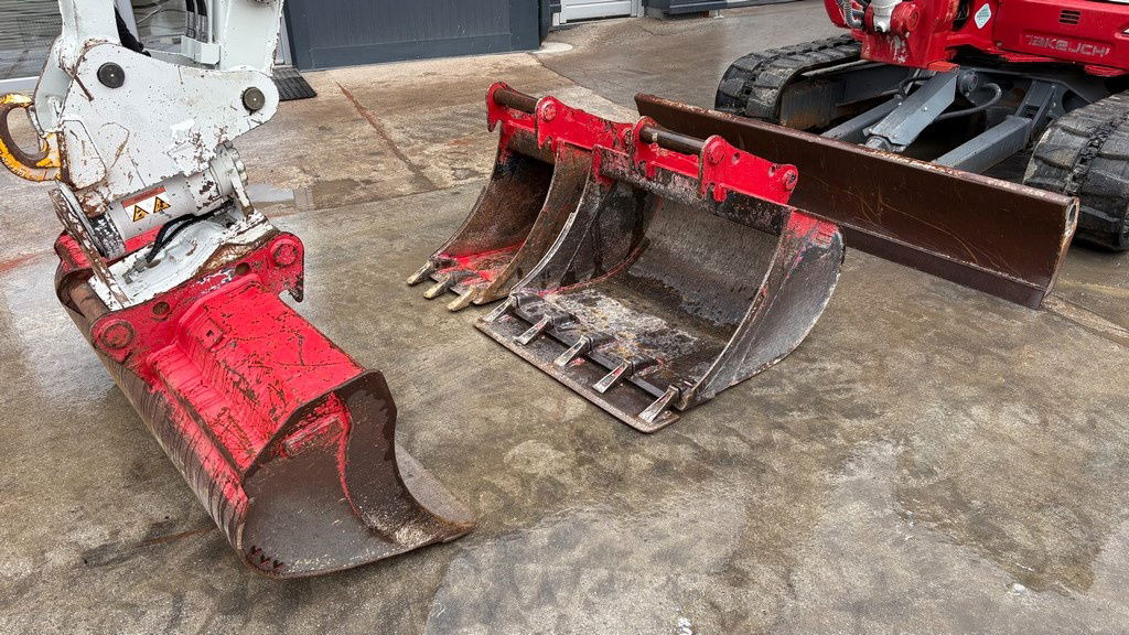Takeuchi TB370 - Powertilt - 3X Buckets - 2021 Year - 3025 Working Hours - Mini escavadeira: foto 2 Takeuchi TB370 - Powertilt - 3X Buckets - 2021 Year - 3025 Working Hours - Mini escavadeira: foto 2