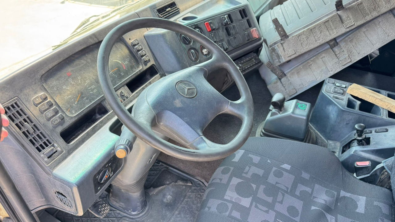 Tractor Mercedes-Benz Actros 1853 LS 4x2 tractor unit - retarder - tipp. hydraulics: foto 17