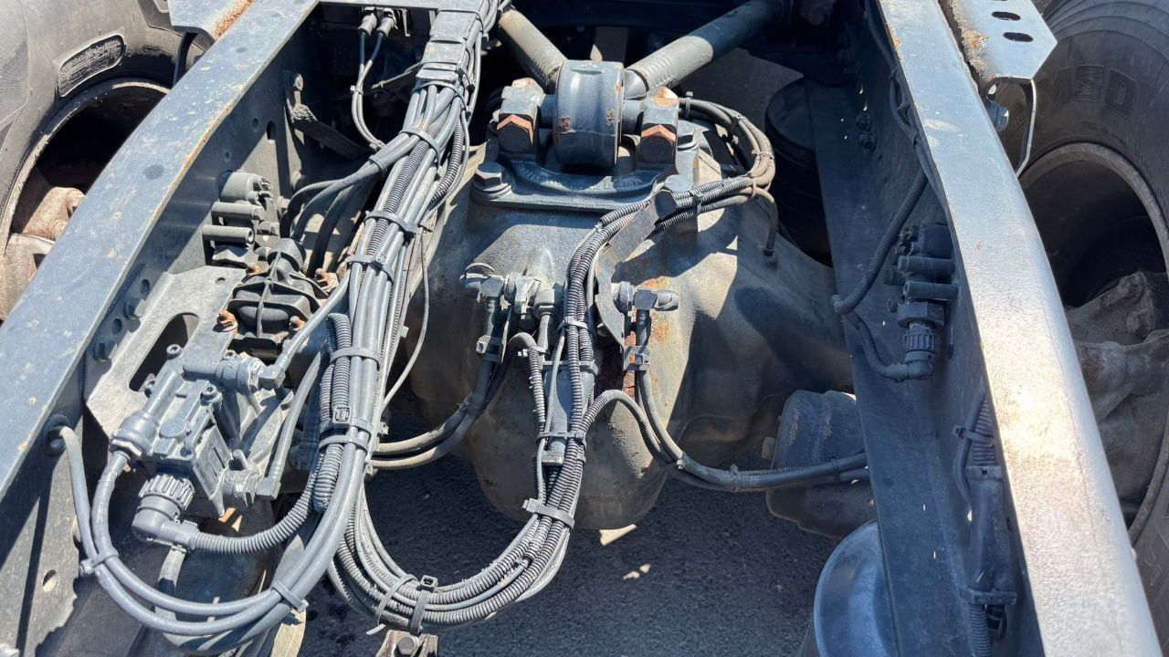 Tractor Mercedes-Benz Actros 1853 LS 4x2 tractor unit - retarder - tipp. hydraulics: foto 8