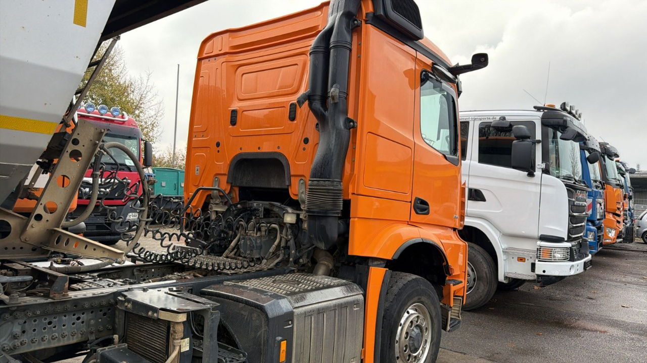 Mercedes-Benz Arocs 1851 LS HAD 4X4 - Euro 6 - retarder - tipper hydraulics - Tractor: foto 4 Mercedes-Benz Arocs 1851 LS HAD 4X4 - Euro 6 - retarder - tipper hydraulics - Tractor: foto 4