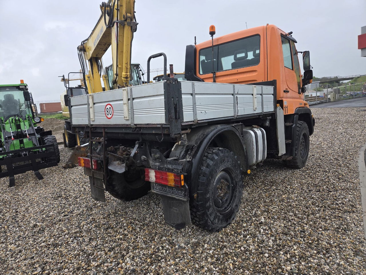 Unimog U300 4x4 - tipper - Caminhão basculante: foto 4 Unimog U300 4x4 - tipper - Caminhão basculante: foto 4