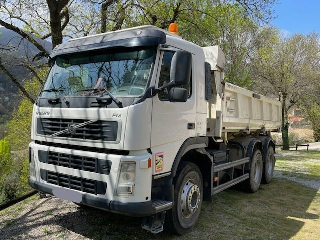 Volvo FM 400 6x4 bordmatic tipper - Caminhão basculante: foto 1 Volvo FM 400 6x4 bordmatic tipper - Caminhão basculante: foto 1