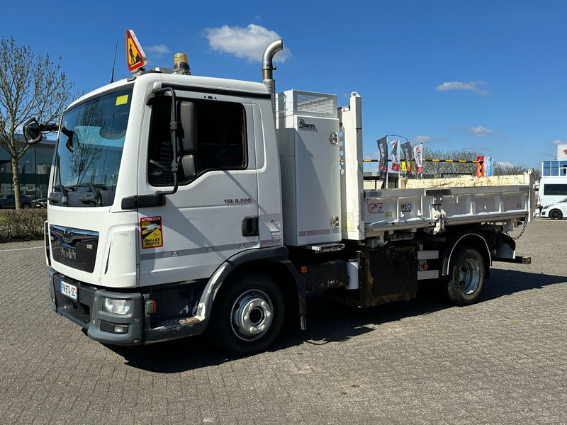 MAN TGL 8.220 2 sides tipper Kipper - Caminhão basculante: foto 5 MAN TGL 8.220 2 sides tipper Kipper - Caminhão basculante: foto 5