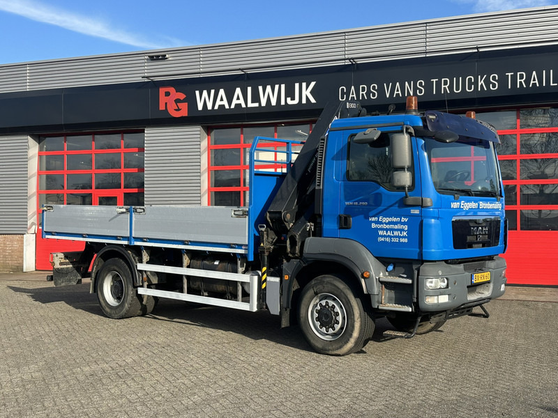 MAN TGM 18-290 4x4 Kraan met Open laadbak HMF Kraan 13 T - Caminhão grua: foto 3 MAN TGM 18-290 4x4 Kraan met Open laadbak HMF Kraan 13 T - Caminhão grua: foto 3