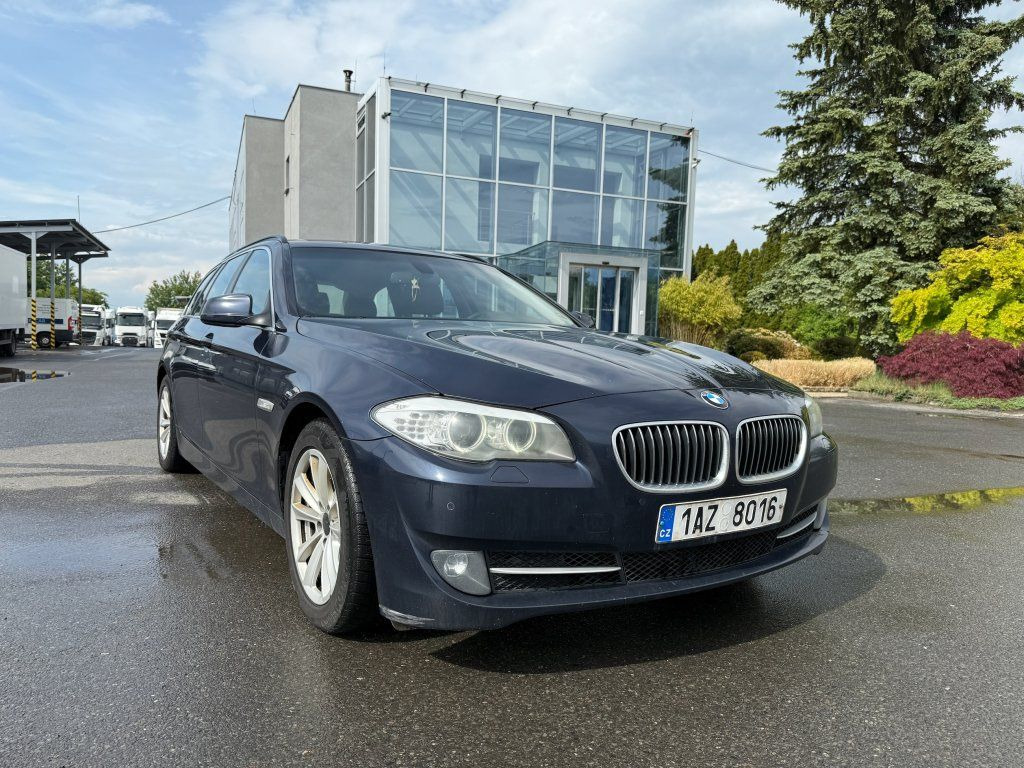 Automóvel BMW 520D Touring F11: foto 7