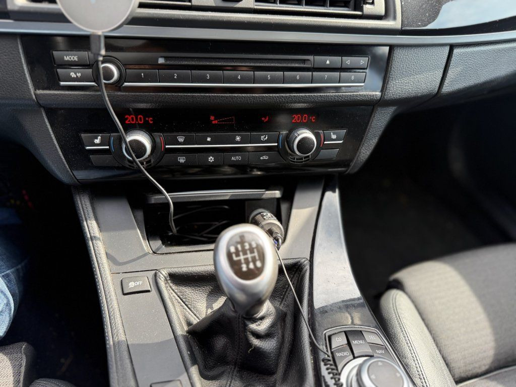 Automóvel BMW 520D Touring F11: foto 10