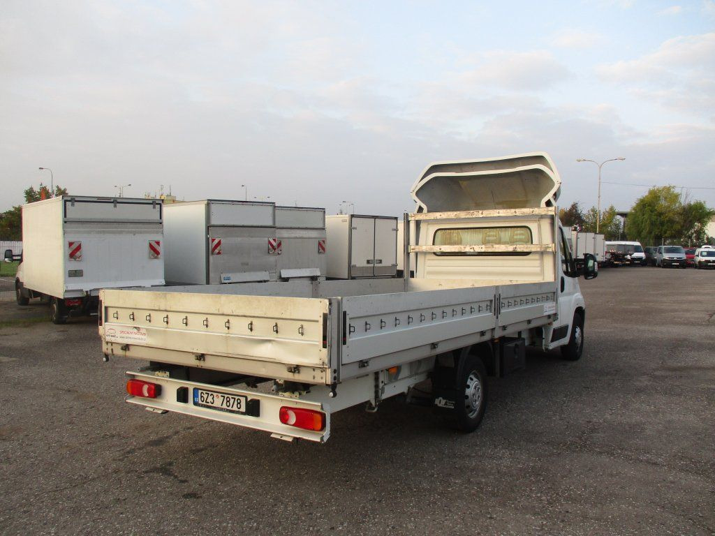 Citroën Jumper 2,0 BlueHDi Citroën Jumper 2,0 BlueHDi - Furgão caixa aberta: foto 4 Citroën Jumper 2,0 BlueHDi Citroën Jumper 2,0 BlueHDi - Furgão caixa aberta: foto 4