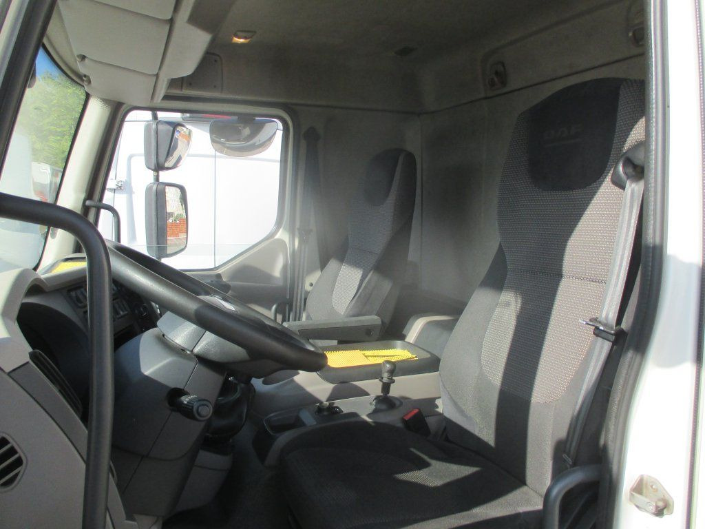 Carrinha de contentor DAF LF 180 mit LBW: foto 19
