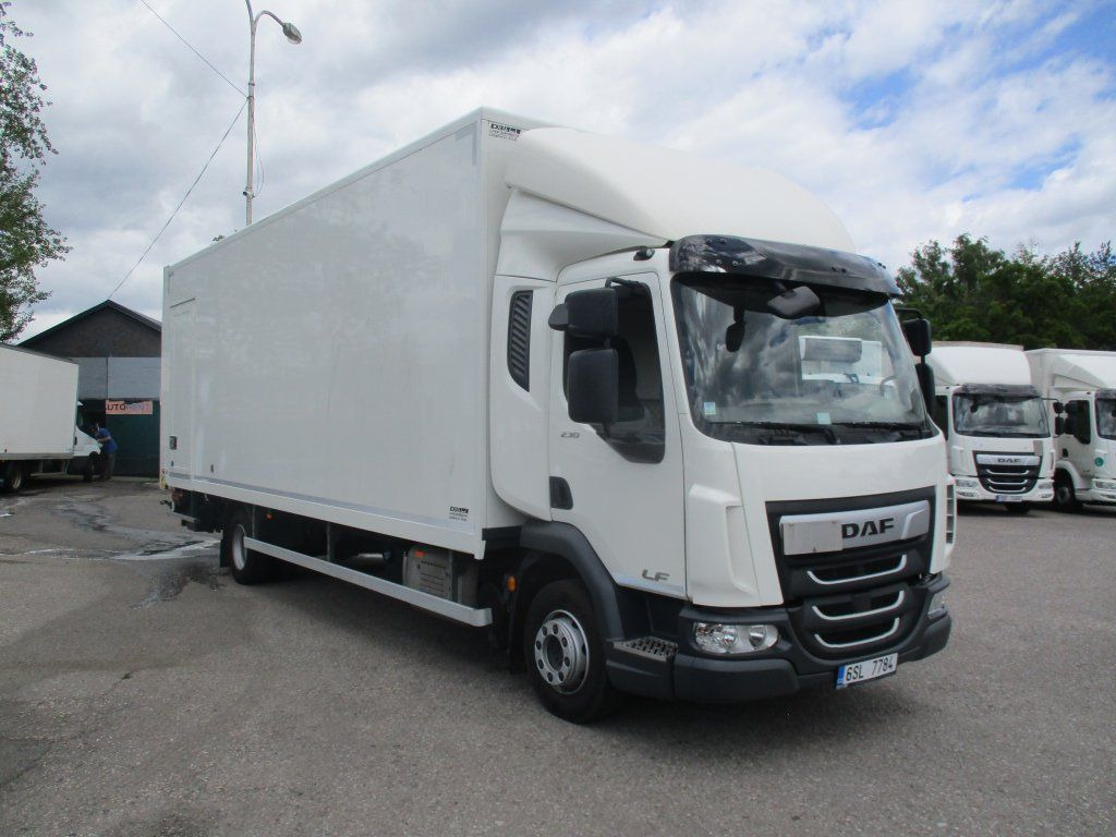 DAF LF 230 Dhollandia 2T - Caminhão furgão: foto 1 DAF LF 230 Dhollandia 2T - Caminhão furgão: foto 1