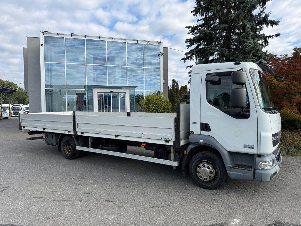 DAF LF45.220 EURO 5 - Camião de caixa aberta/ Plataforma: foto 3 DAF LF45.220 EURO 5 - Camião de caixa aberta/ Plataforma: foto 3