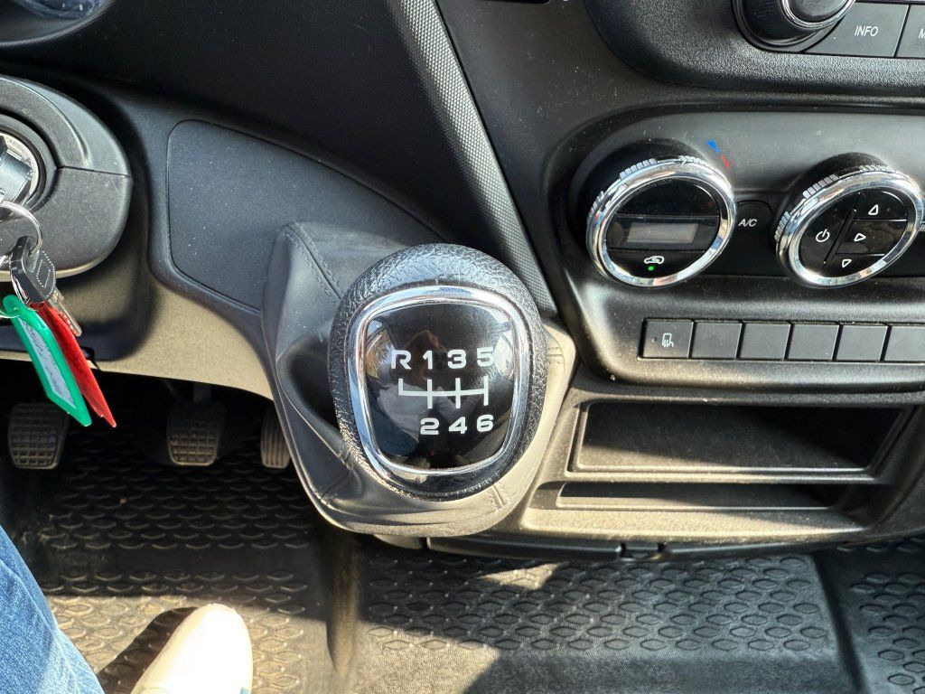 Carrinha de contentor Iveco 35C16 Daily: foto 16