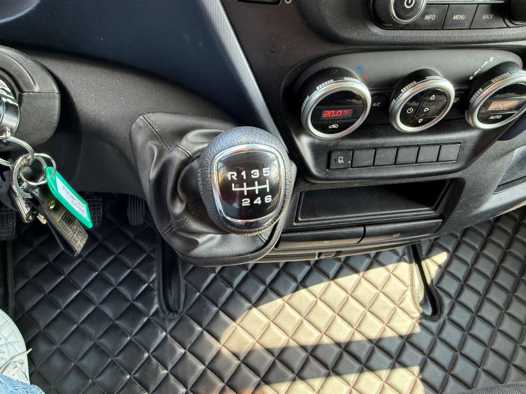 Furgão de toldo Iveco 35S18 Daily: foto 14