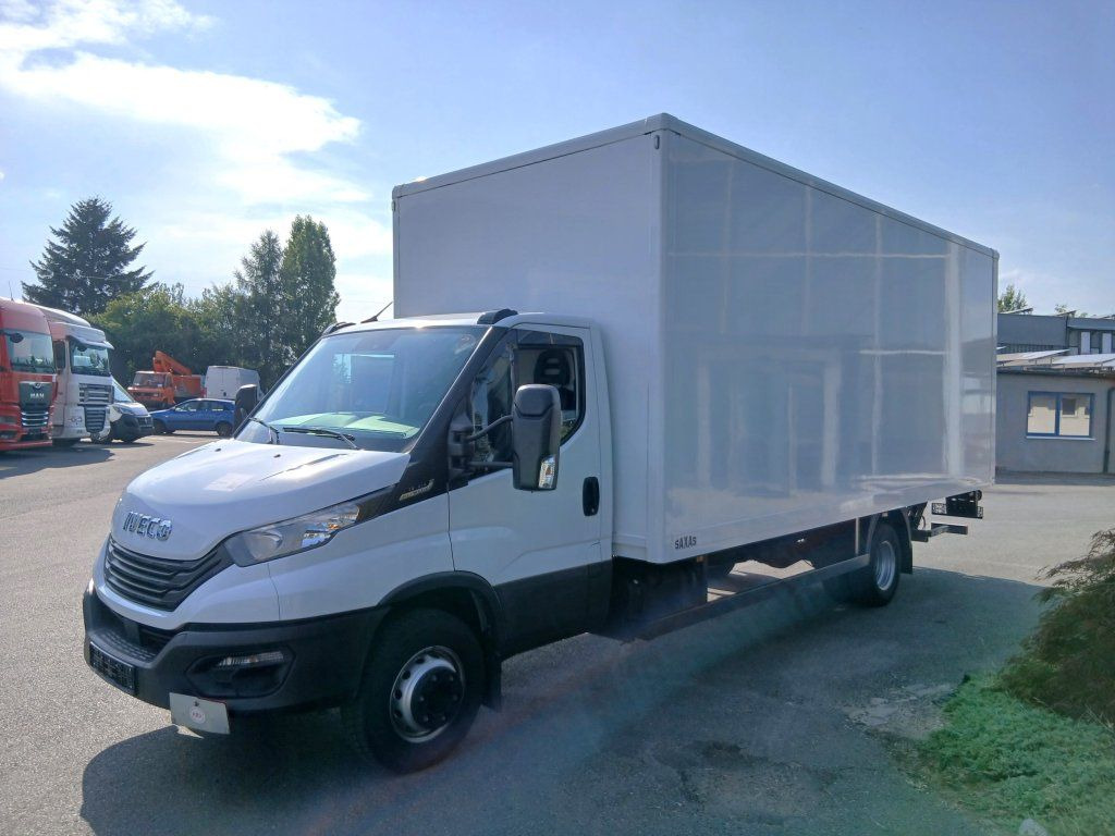 Iveco 72-210 (70C210) - Carrinha de contentor: foto 2 Iveco 72-210 (70C210) - Carrinha de contentor: foto 2