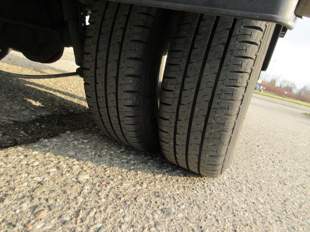 Carrinha de contentor Iveco Daily 35C16 Iveco Daily 35C16: foto 8