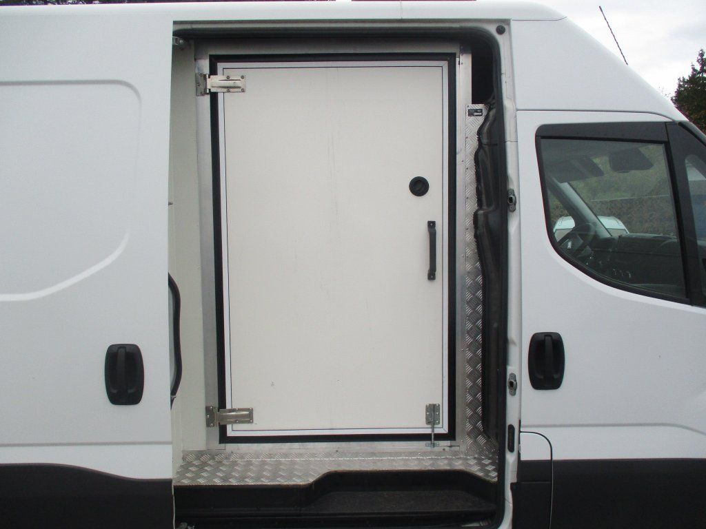 Iveco Daily 35C16 - Carrinha frigorífica: foto 4 Iveco Daily 35C16 - Carrinha frigorífica: foto 4