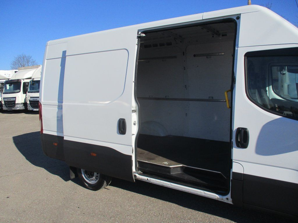 Iveco Daily 35S16 - Furgão: foto 4 Iveco Daily 35S16 - Furgão: foto 4