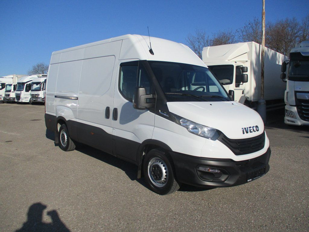 Iveco Daily 35S16 - Furgão: foto 1 Iveco Daily 35S16 - Furgão: foto 1