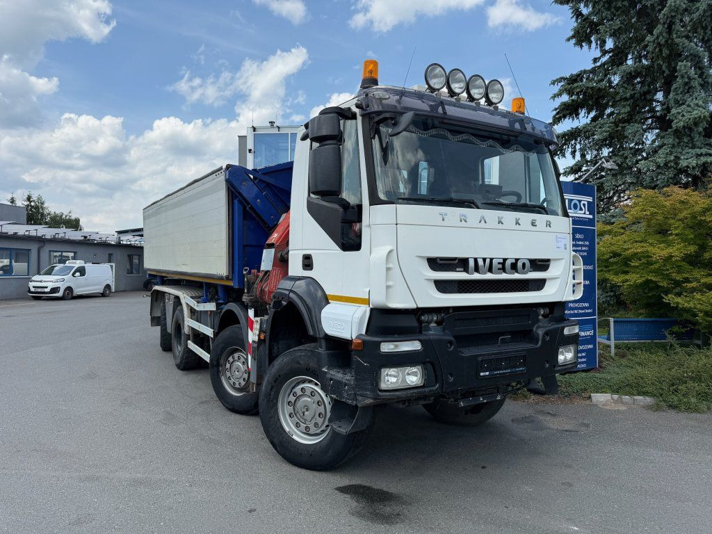 Iveco Trakker AD410 T45 8x8 + HMF 1643 Z2 - Caminhão basculante: foto 2 Iveco Trakker AD410 T45 8x8 + HMF 1643 Z2 - Caminhão basculante: foto 2